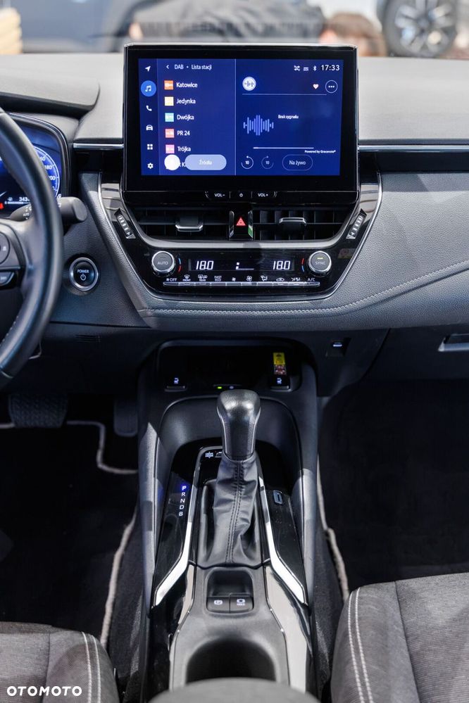 Toyota Corolla 1.8 Hybrid Comfort - 22