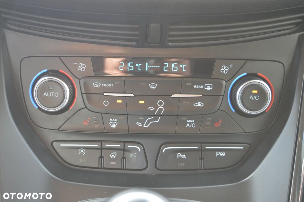 Ford Kuga 2.0 TDCi 4x4 ST-Line - 24
