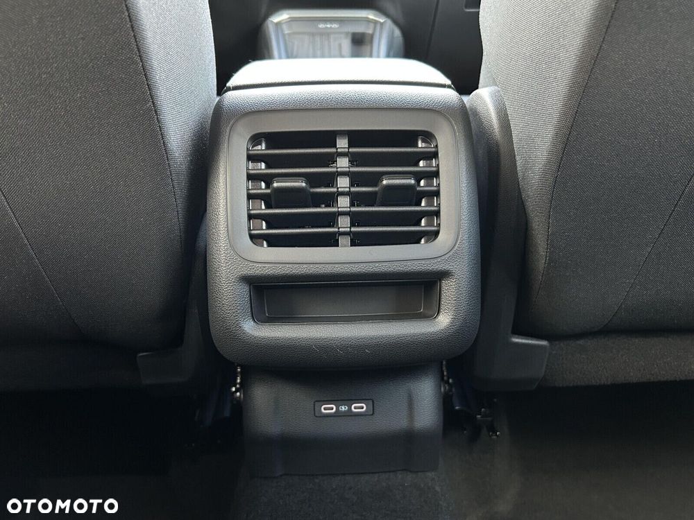 Volkswagen T-Roc 1.5 eTSI Life DSG - 29