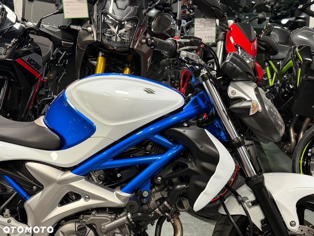 Suzuki Gladius - 9