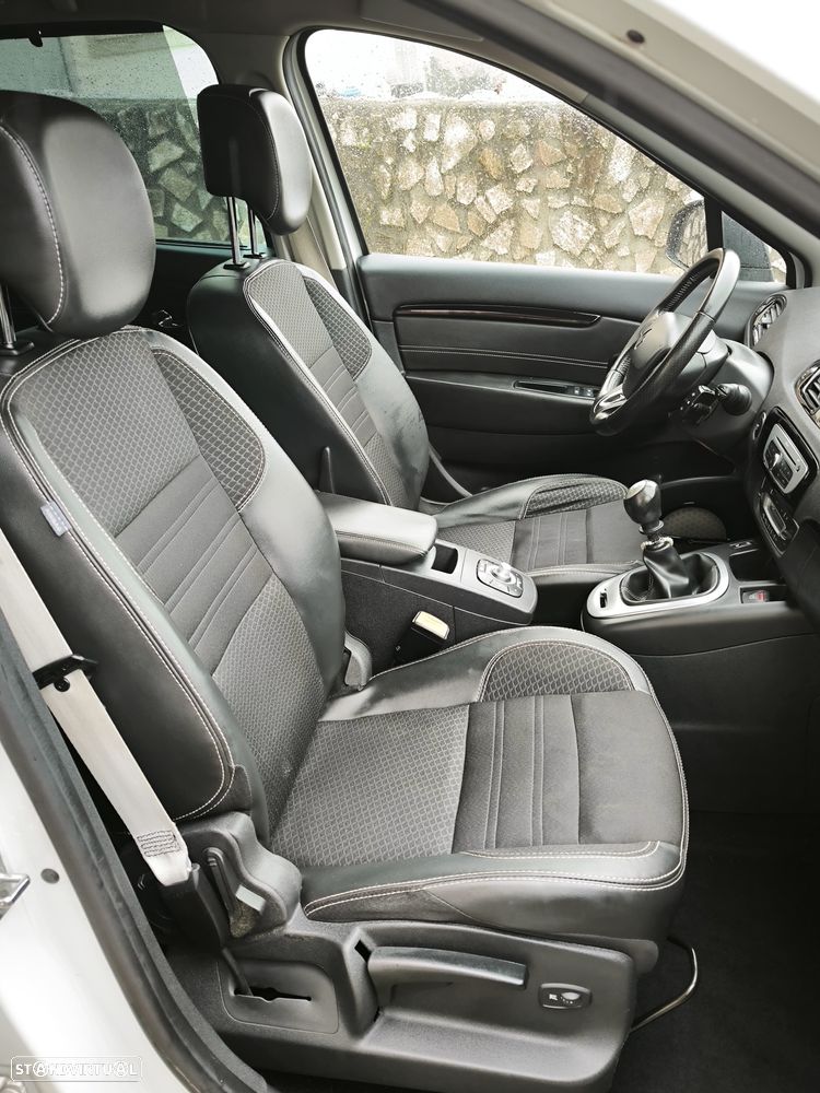 Renault Grand Scénic 1.6 dCi Bose Edition SS - 16