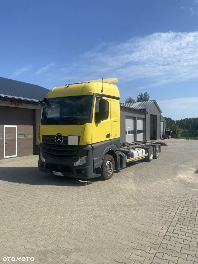 Mercedes-Benz Actros - 1