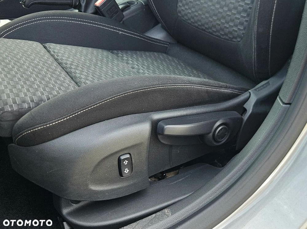 Opel Astra 1.4 T Dynamic - 9