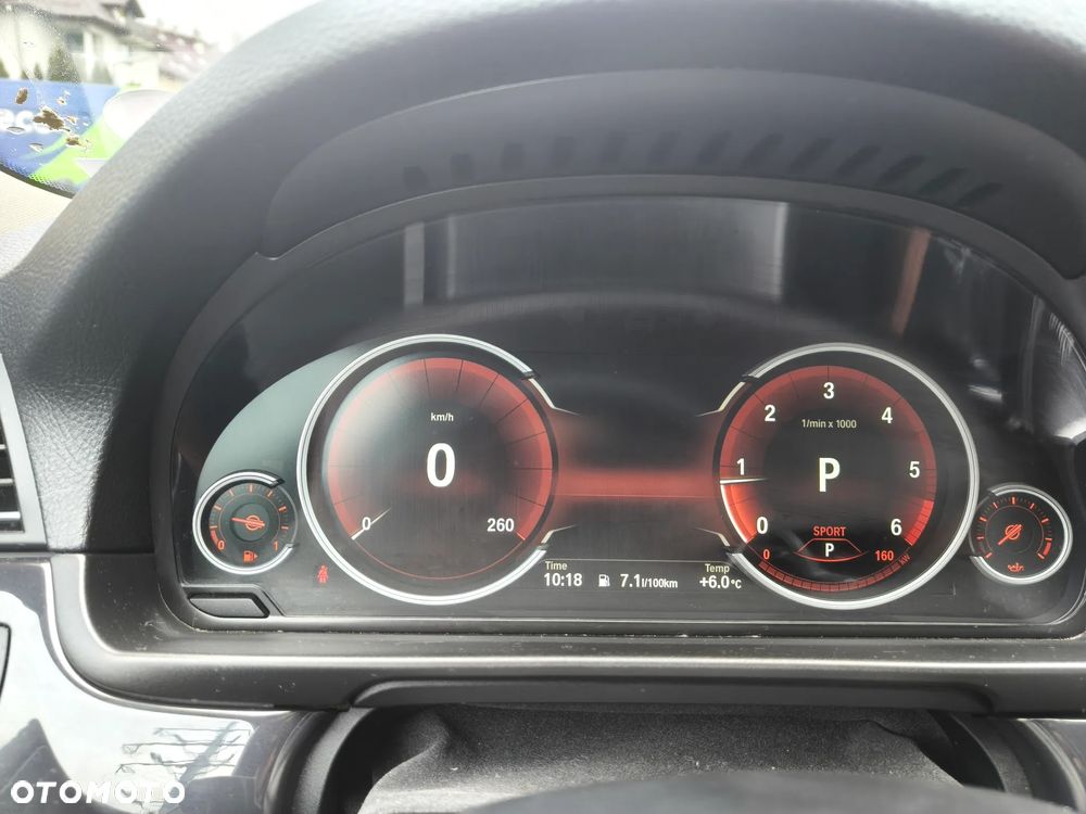 BMW Seria 5 520d xDrive - 34