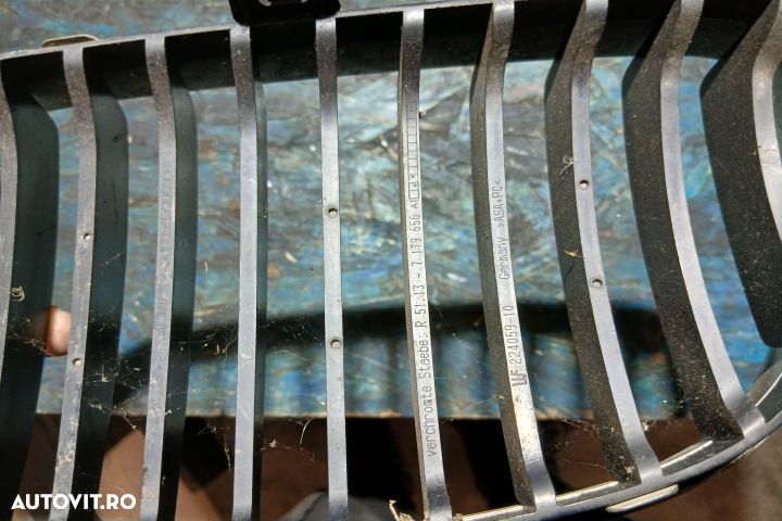 Grila radiator dreapta 7179656 7166440 7179656 7166440 BMW Seria 1 E8 - 5