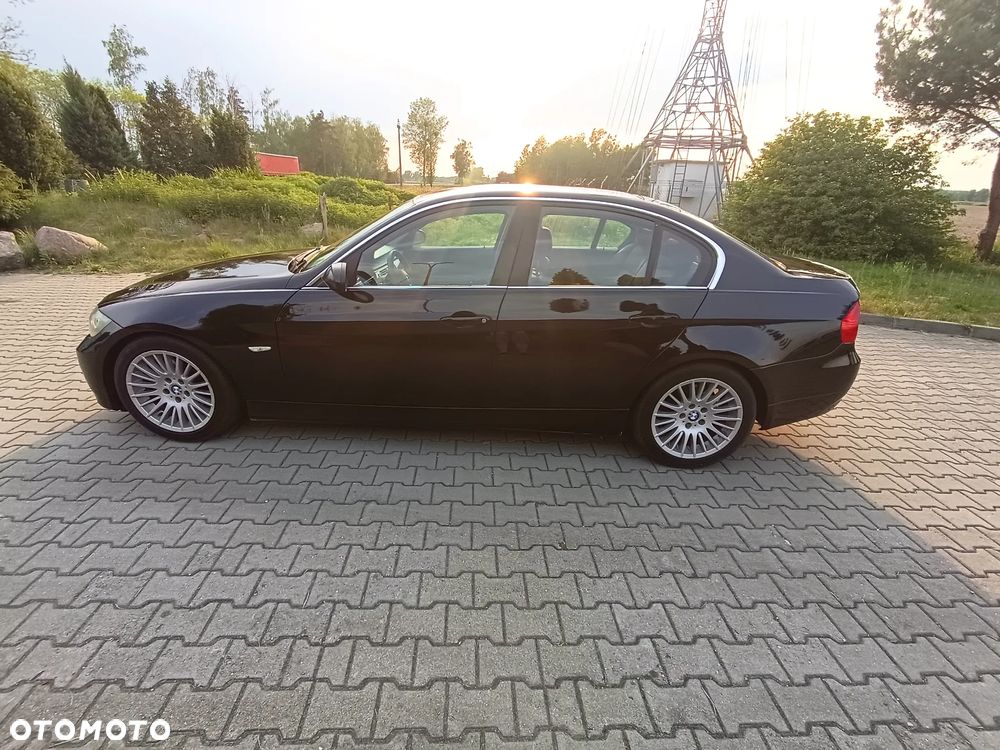 BMW Seria 3 325i - 4