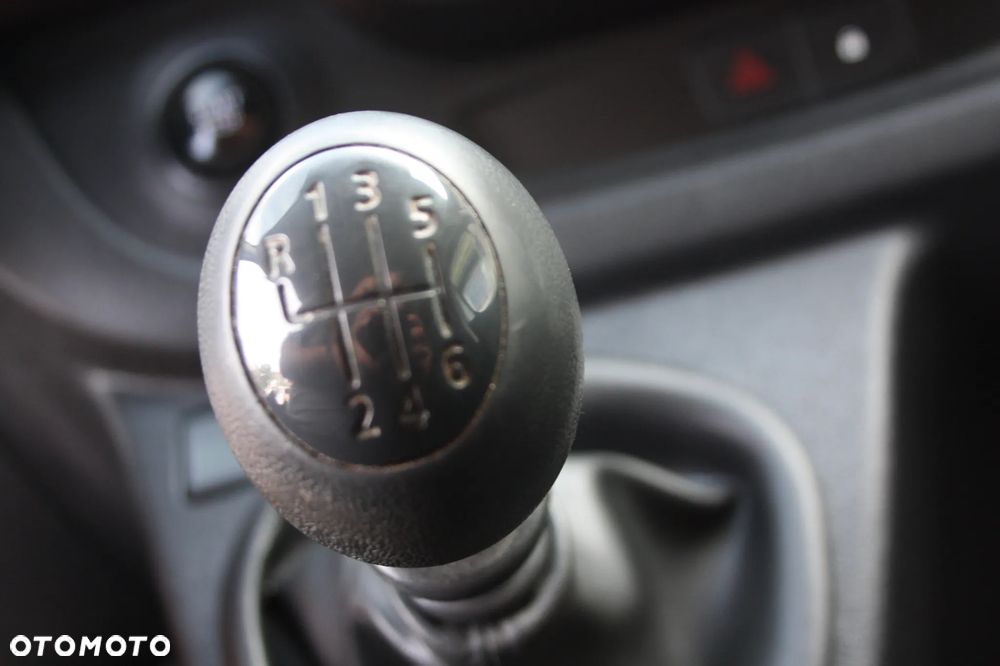 Renault TRAFIC - 10