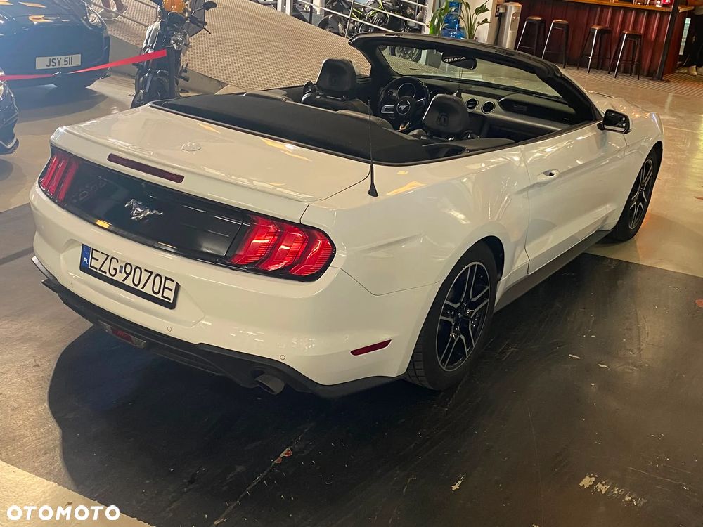 Ford Mustang - 3
