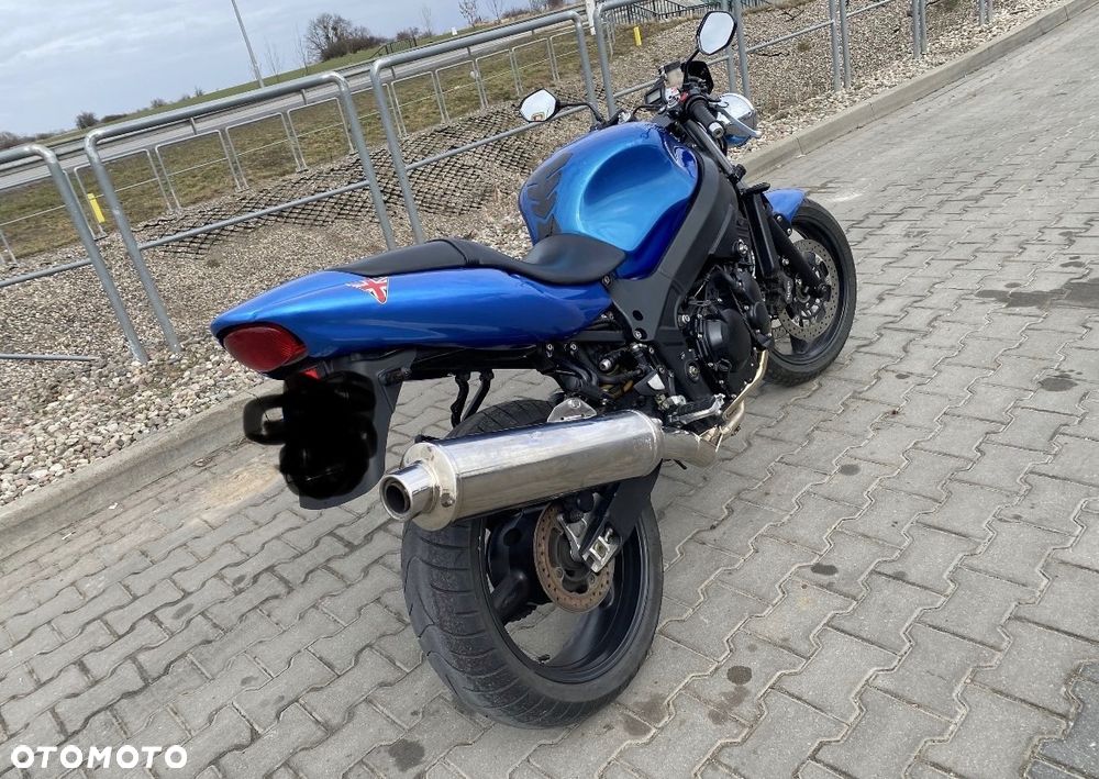 Triumph Speed Four - 3