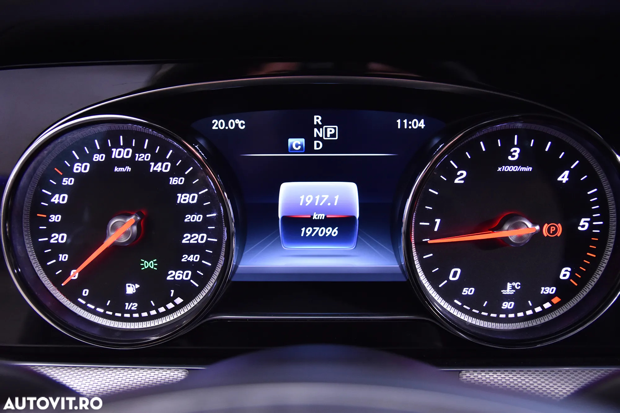 Mercedes-Benz E 220 d 4Matic T 9G-TRONIC - 10