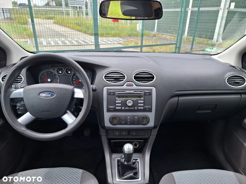 Ford Focus 1.8 FF Ghia - 11