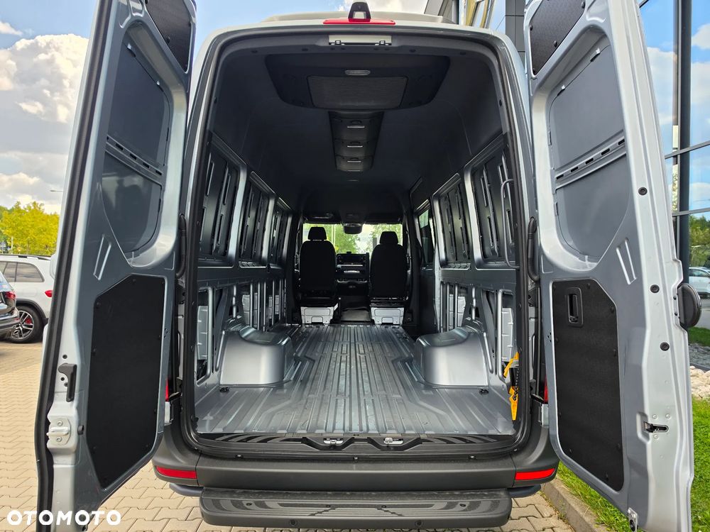Mercedes-Benz Sprinter - 16