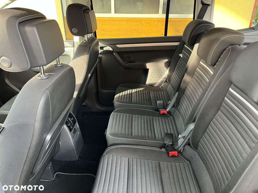 Volkswagen Touran - 15