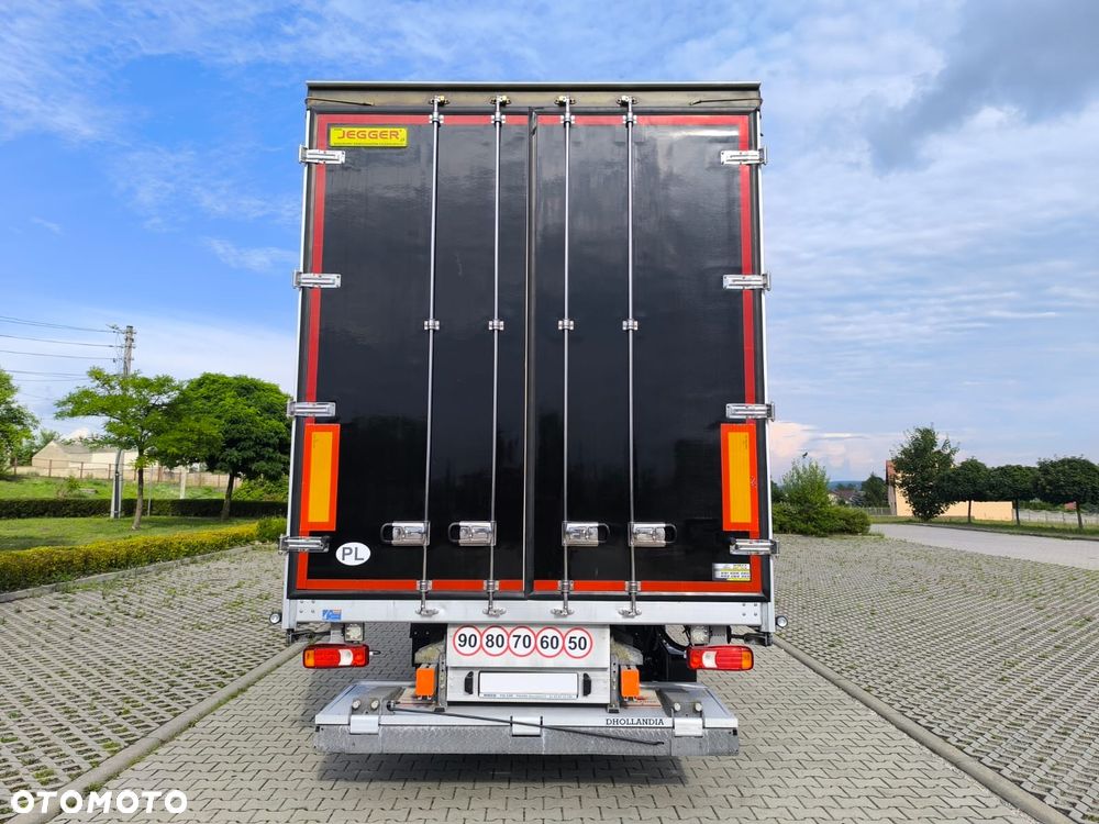 Iveco Daily 70C18 Sypialnia 2 Łóżka, WINDA!, 15 Palet, 2x Firana + Zsuwany Dach! - 6