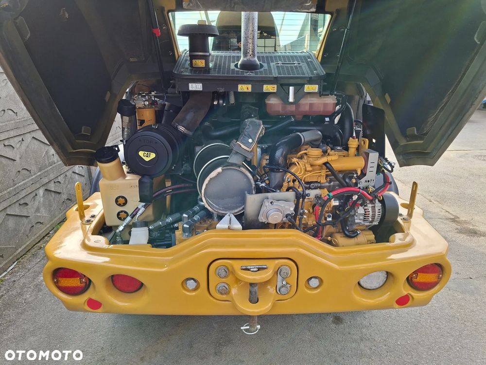 Caterpillar CAT 906 M - 25