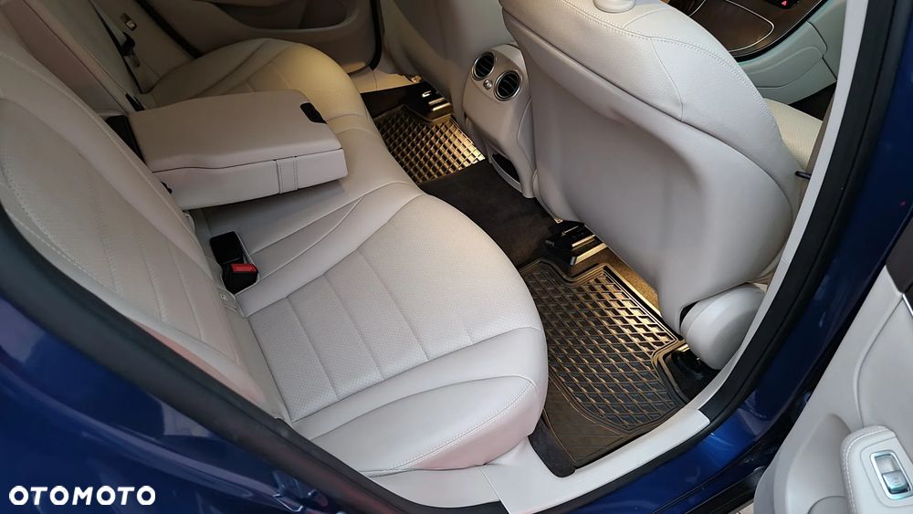 Mercedes-Benz GLC - 24