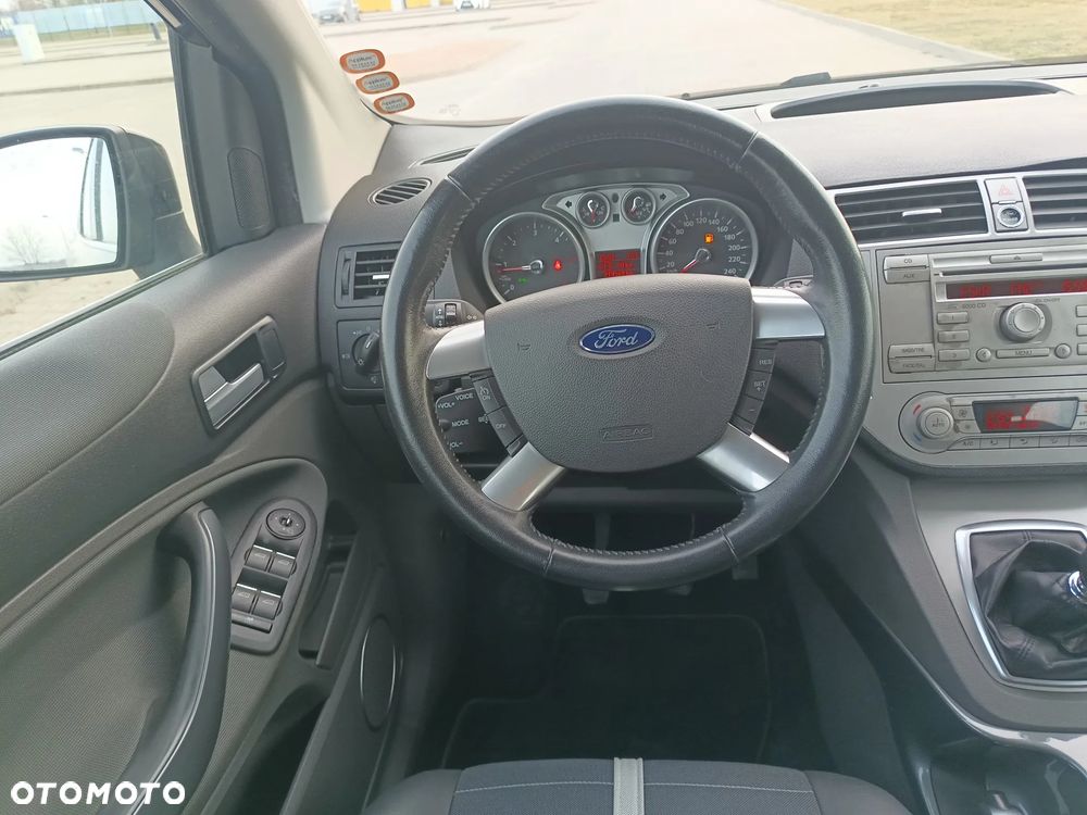 Ford Kuga 2.0 TDCi 2x4 Titanium - 19