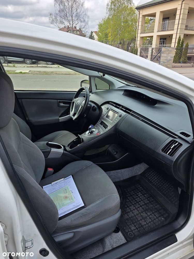 Toyota Prius 1.8 Hybrid Premium - 8