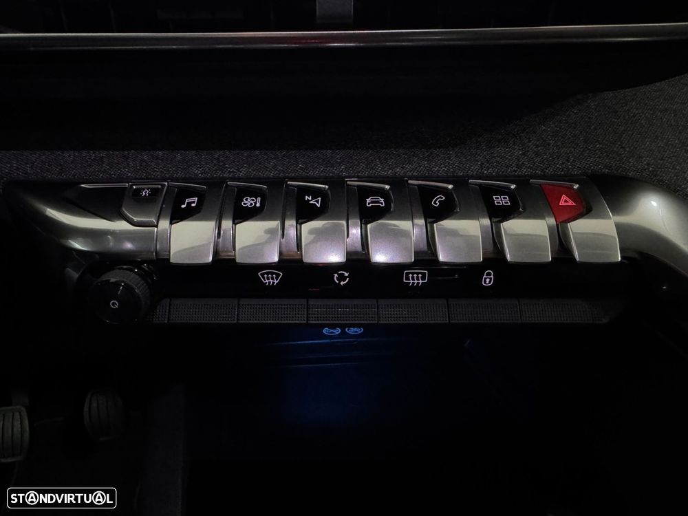 Peugeot 3008 1.2 PureTech Allure EAT8 - 46