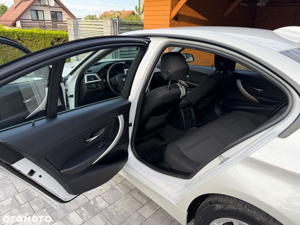 BMW Seria 3 330e iPerformance Advantage - 6