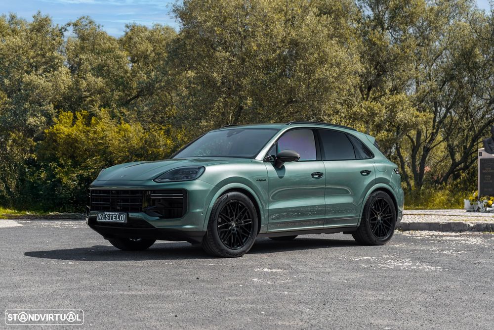 Porsche Cayenne Turbo E-Hybrid - 1