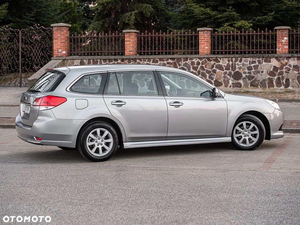 Subaru Legacy - 15