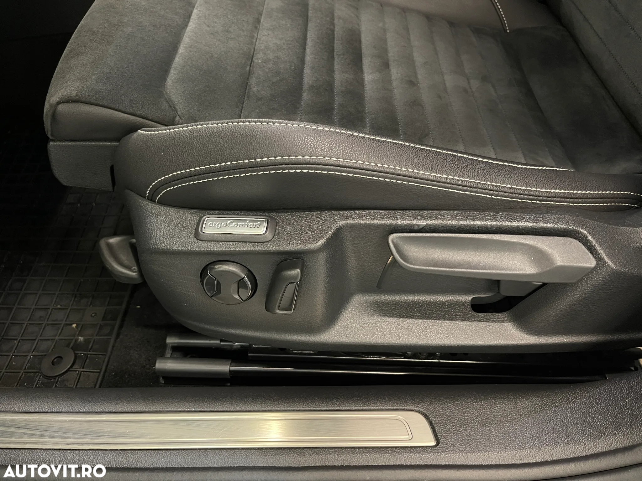 Volkswagen Passat 2.0 TDI DSG Highline - 23