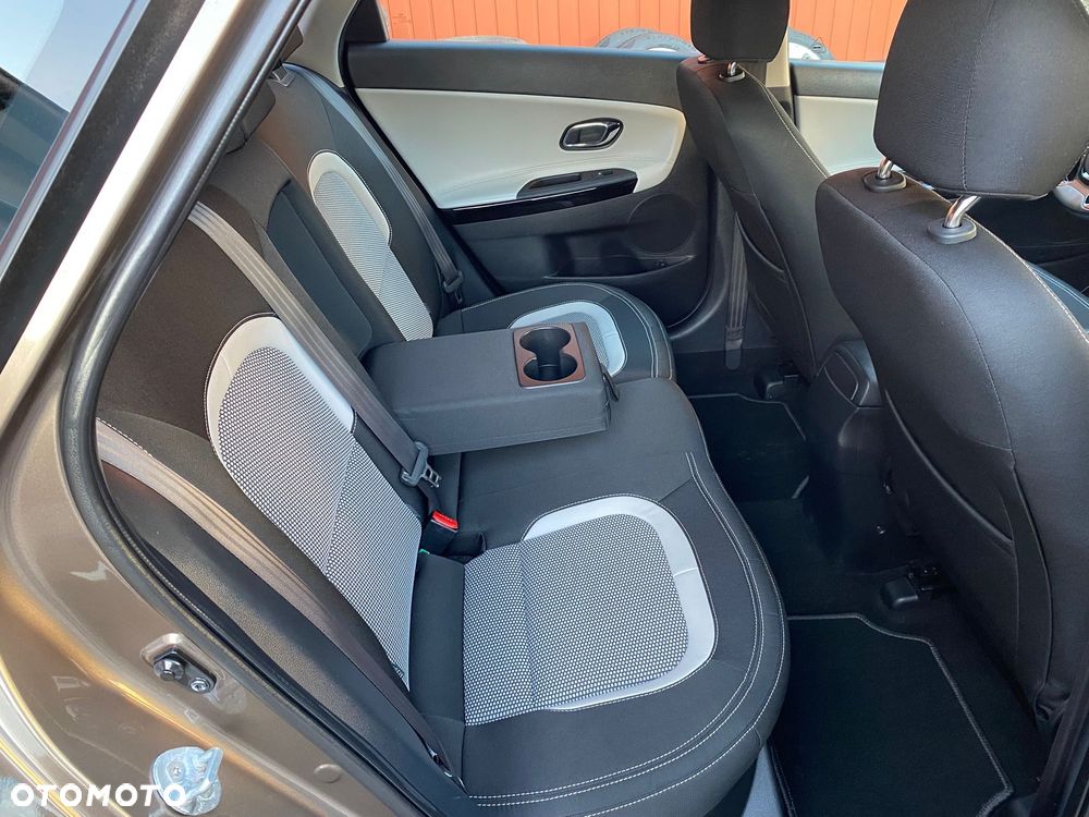 Kia Ceed 1.6 GDI Dream Team Edition - 9