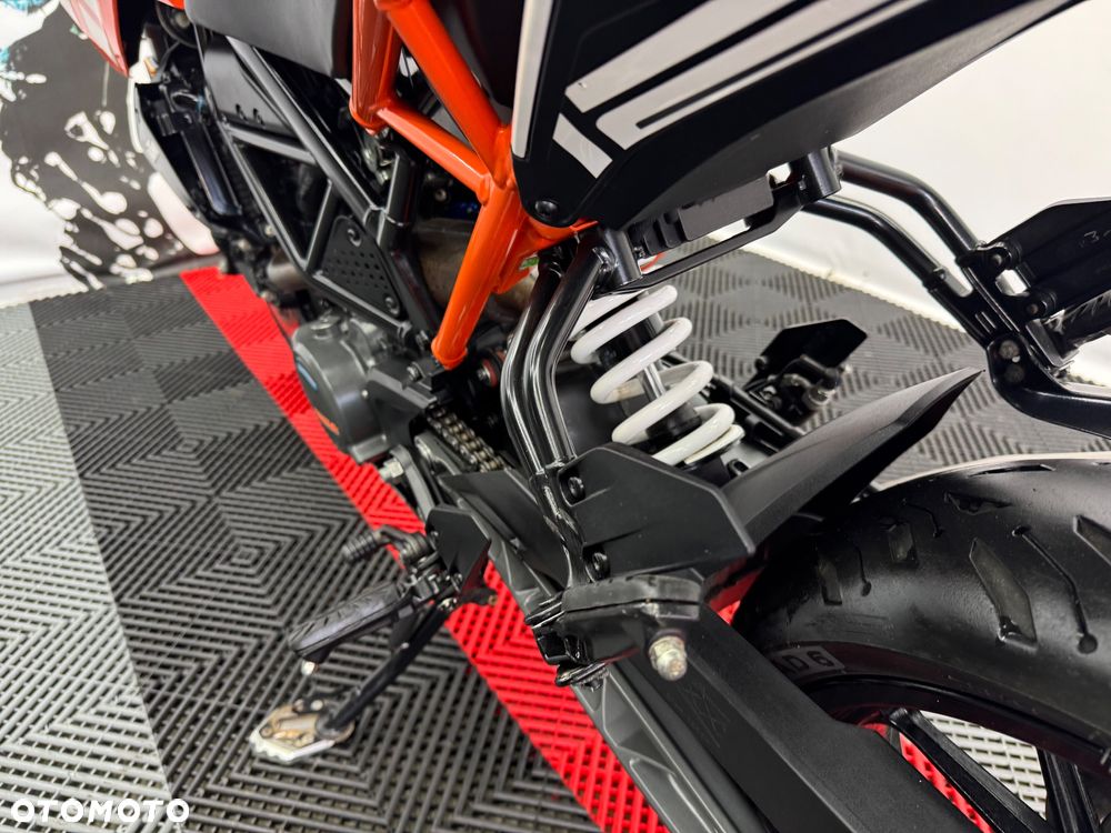 KTM Duke - 21