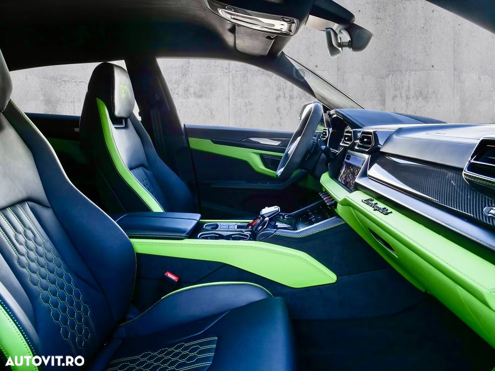 Lamborghini URUS - 8
