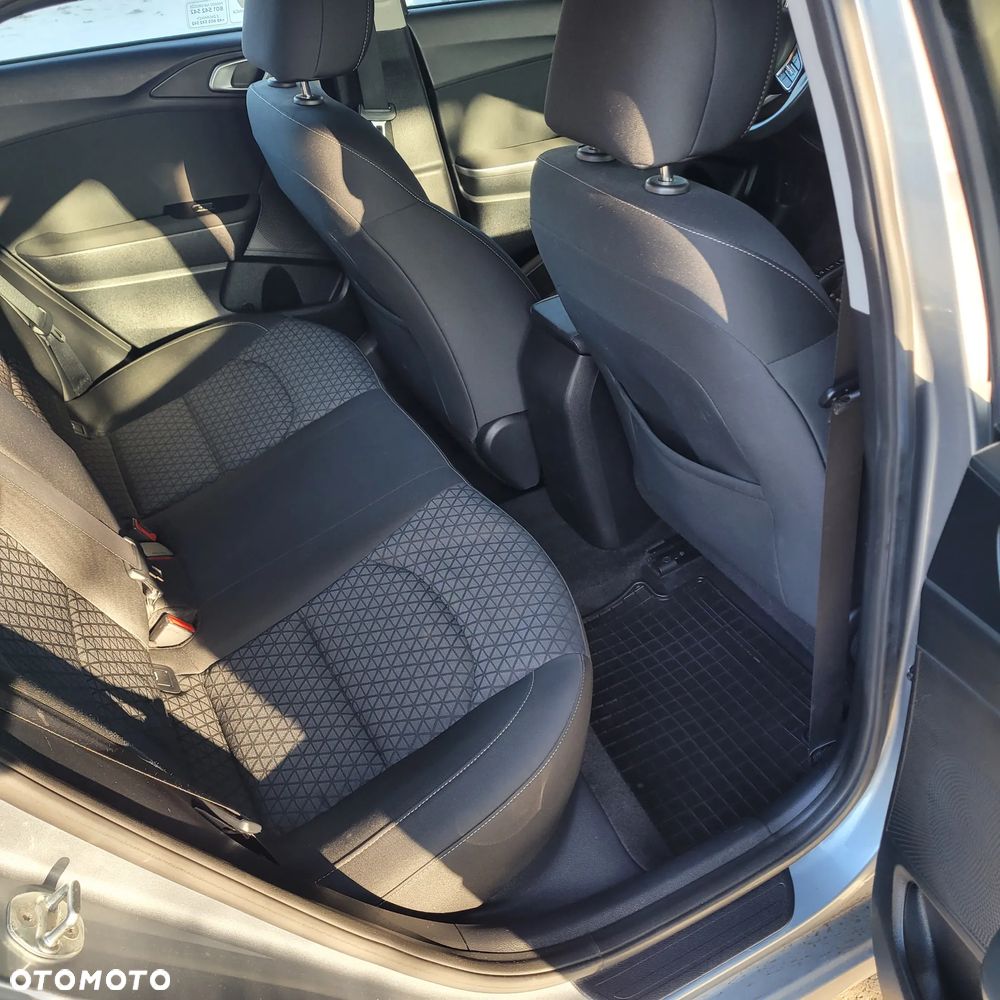 Kia Ceed 1.6 CRDi mHEV M - 16