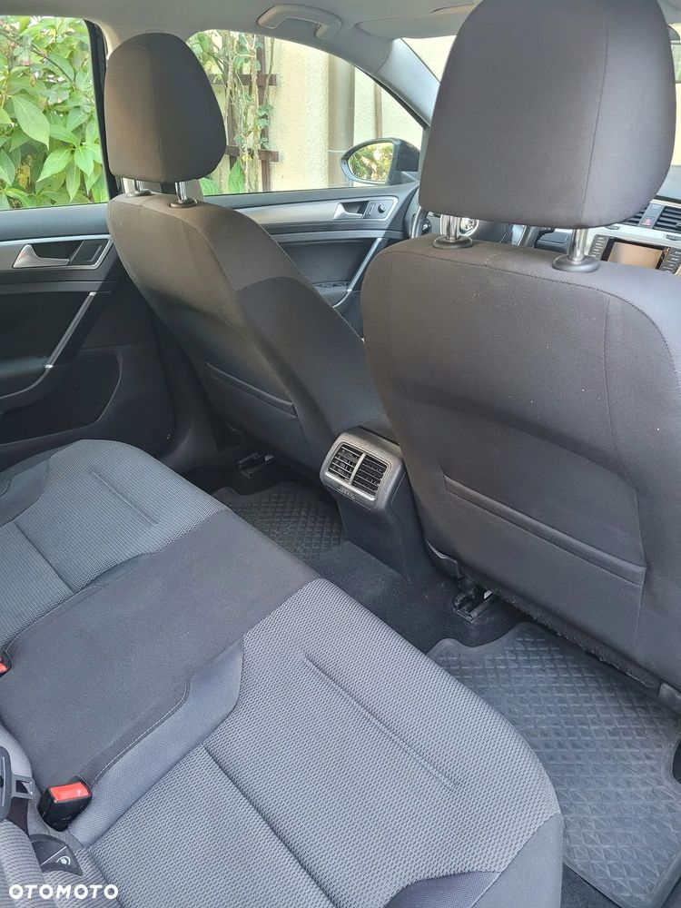 Volkswagen Golf - 16
