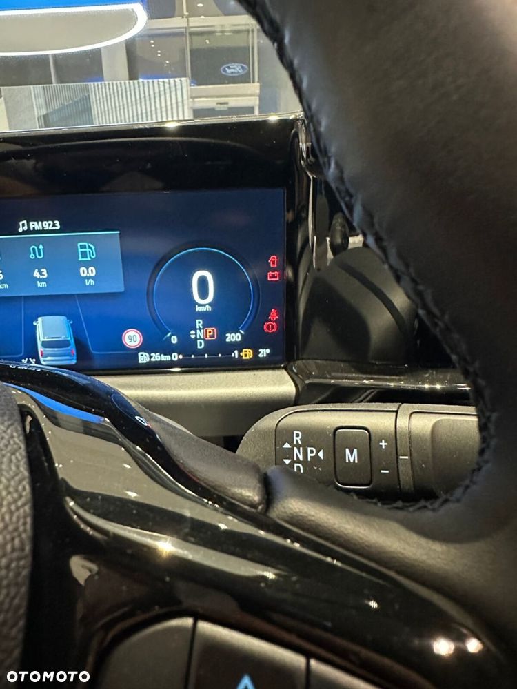 Ford Tourneo Custom - 18