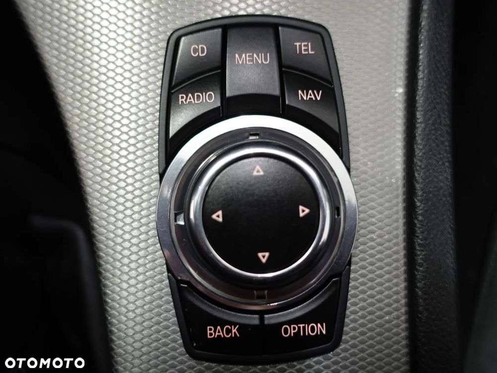 BMW Seria 3 318i Edition Sport - 34