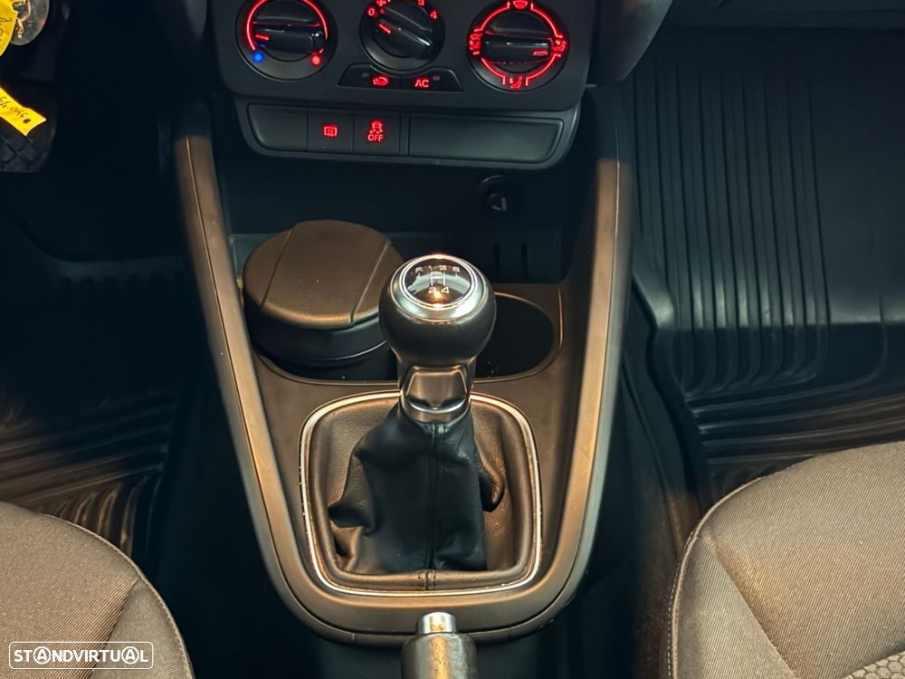 Audi A1 Sportback 1.6 TDI S-line - 22