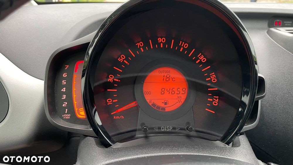 Toyota Aygo x-play - 8