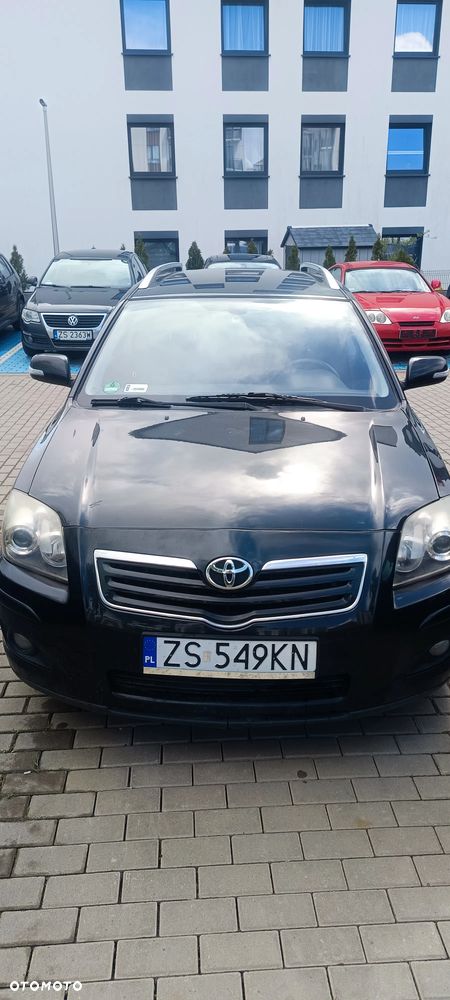 Toyota Avensis 2.0 D-4D - 1
