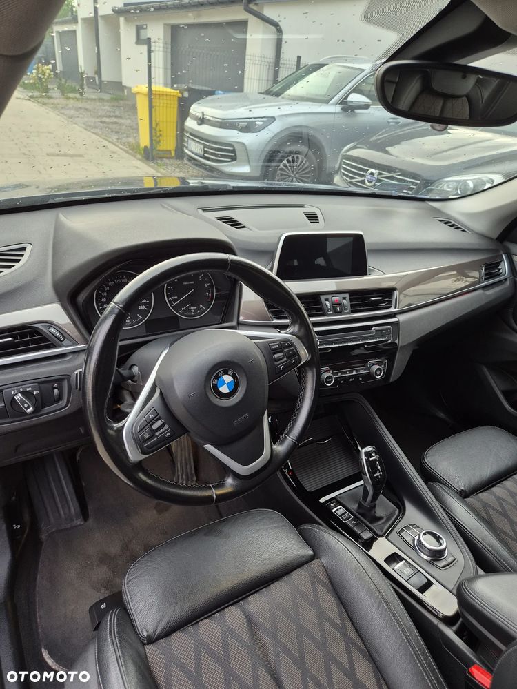 BMW X1 sDrive18i - 18