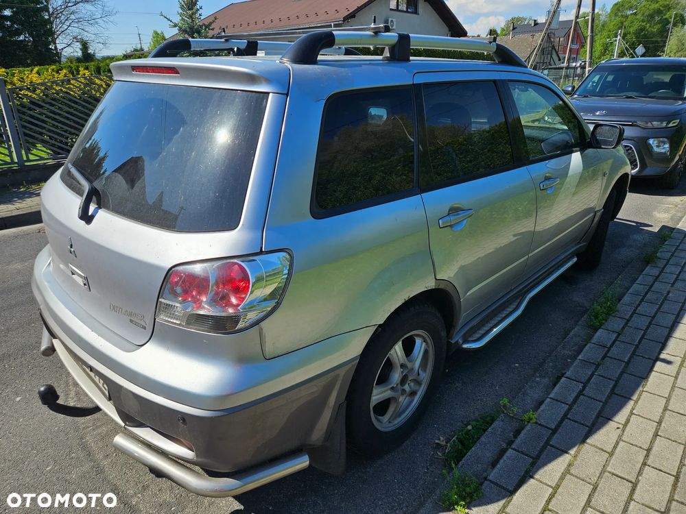 Mitsubishi Outlander 2.0 Comfort 4WD - 5