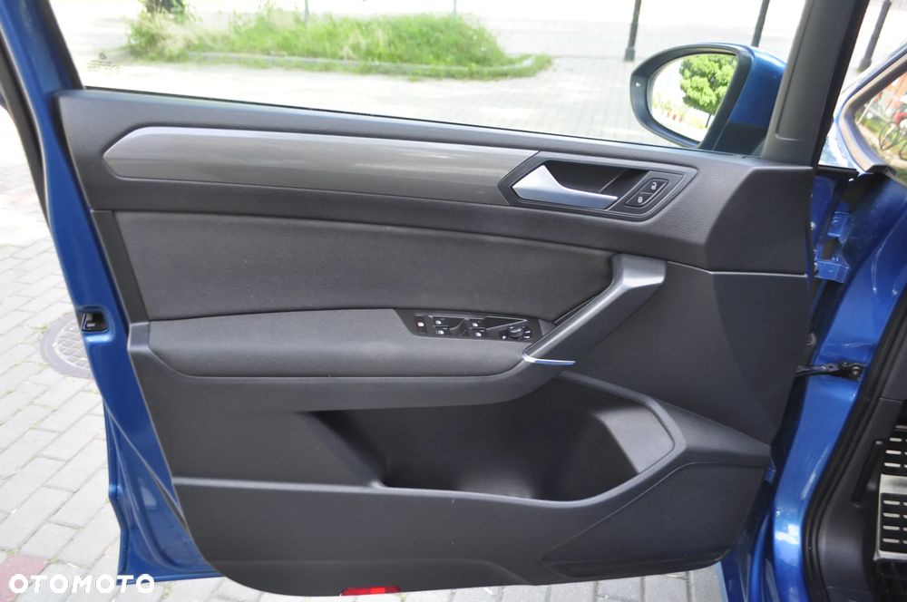 Volkswagen Touran - 6