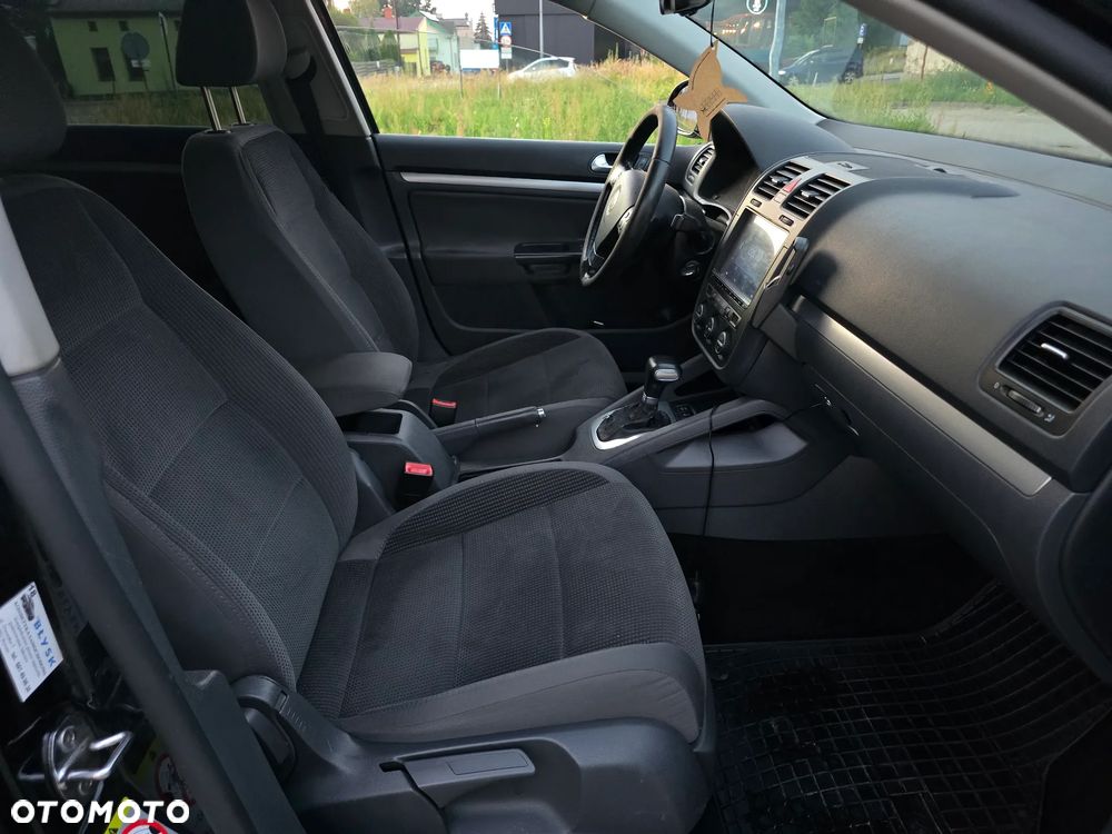 Volkswagen Golf 2.0 TDI Comfortline DSG - 15