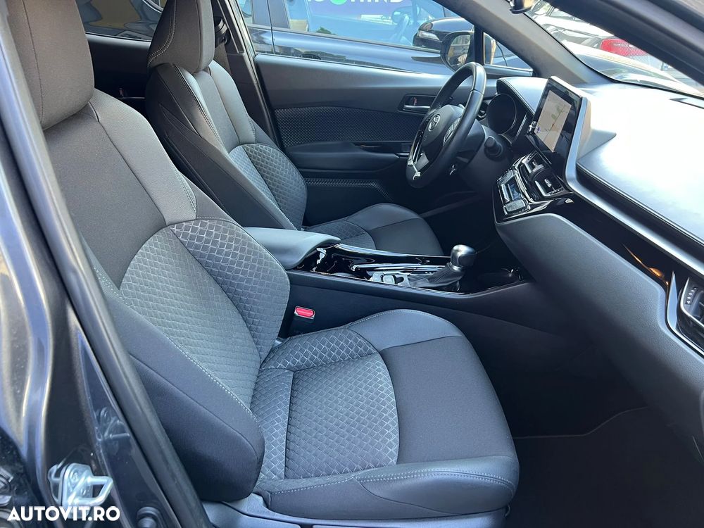 Toyota C-HR - 16