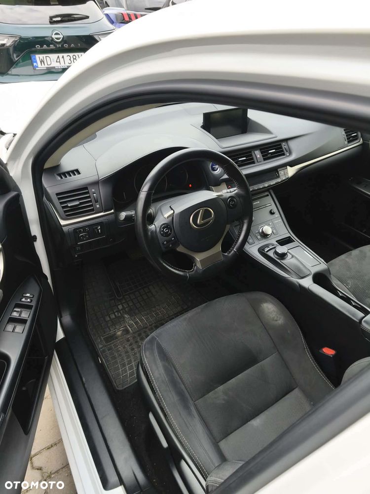 Lexus CT - 4
