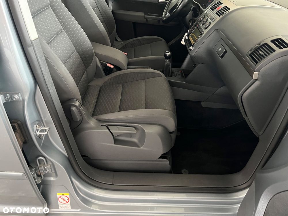 Volkswagen Touran 2.0 TDI DPF BlueMotion Technology Comfortline - 24