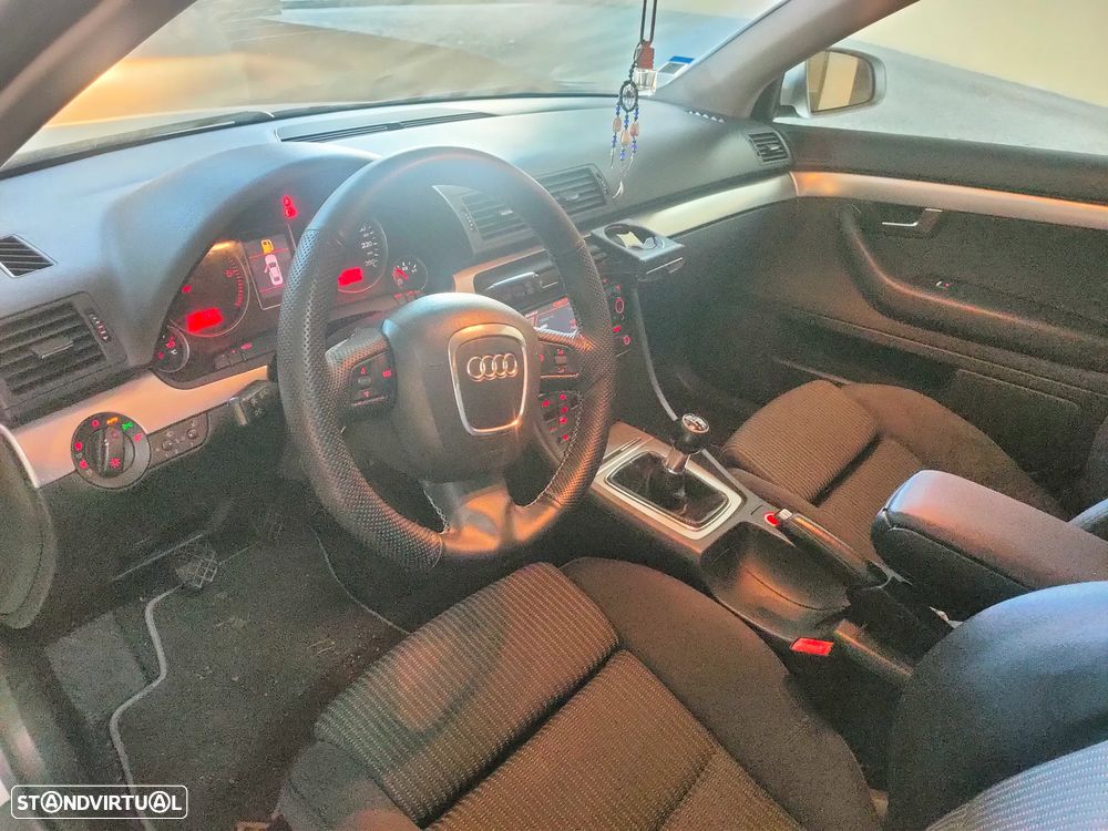 Audi A4 1.9 TDI S-line - 6