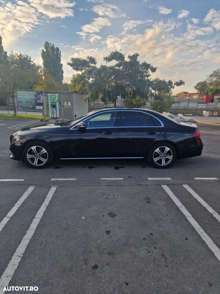 Mercedes-Benz E 220 d T 9G-TRONIC - 1