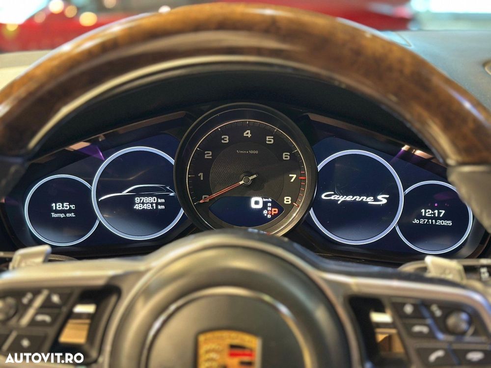 Porsche Cayenne S - 31