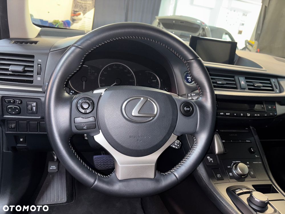 Lexus CT 200h Prestige - 37