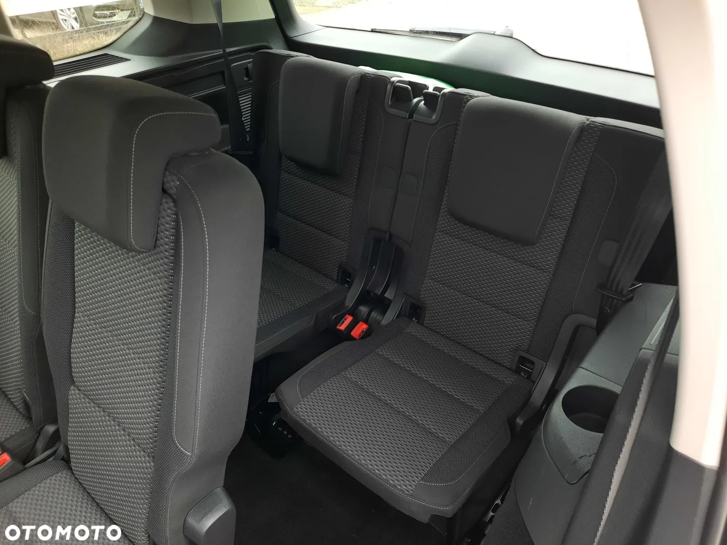 Volkswagen Touran 1.6 TDI SCR BlueMotion Technology DSG Trendline - 20