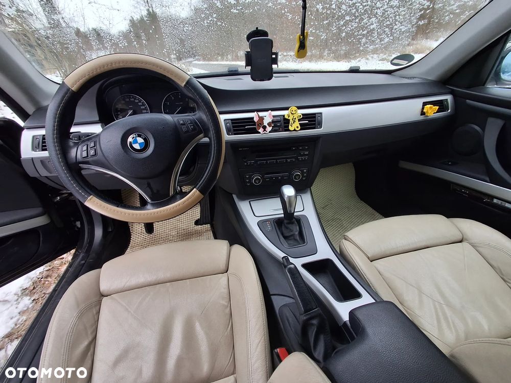 BMW Seria 3 320i - 8
